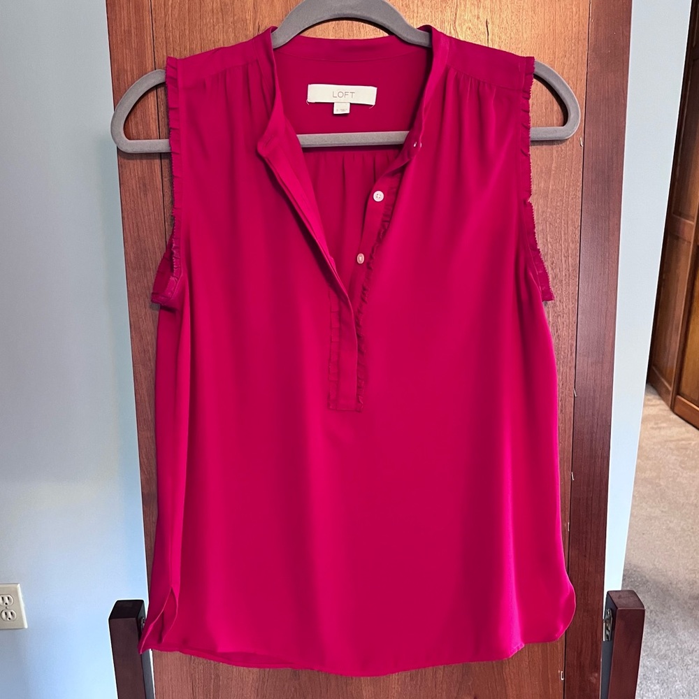 LOFT women’s sleeveless top size small